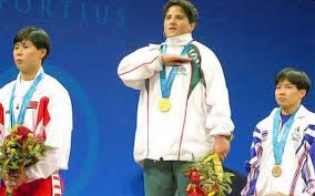La levantadora de pesas soraya jiménez, que ganó una medalla olímpica en sídney 2000, falleció a los 35 años de edad víctima de un infarto en su domicilio en ciudad de méxico. Lesiones Enfermedades Y Escandalos El Peso Que No Aguanto Soraya Jimenez La Primera Mexicana En Ganar Medalla De Oro En Jjoo Infobae