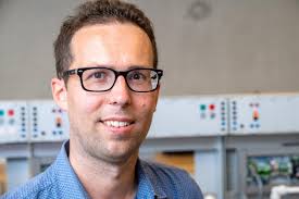 En wat is jouw beroep, meester?”: fors meer werknemers van chemiebedrijven  staan tijdens hun uren voor de klas