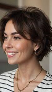 Short Hairstyles for Round Faces: 52 Flattering Cuts To Try