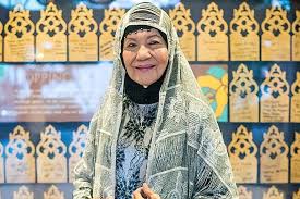 Karya sastra melayu klasik sebenarnya merupakan bagian dari cerita rakyat yang berkembang di daerah melayu. Meriah Nostalgia Di Konsert Artis Filem Melayu 50 An 60 An Berita Gaya Hidup Beritaharian Sg