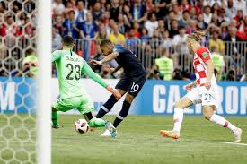 Mbappe donated his 2018 world cup earnings to the charity premiers de cordee. Fifa World Cup 2018 Mbappe Becomes Youngest Player To Score In A World Cup Final Since Pele Marca In English