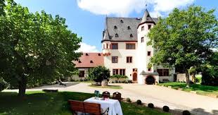 Schloss Schonborn Im Geisenheim Top Eventlocations In Wiesbaden Event Location Top Best In Wiesbaden V Mit Bildern Wiesbaden Hochzeitslocation Frankfurt