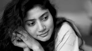 Sai Pallavi flaunts “true colours” in unfiltered photos, see pics