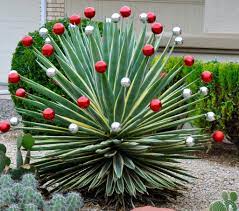 Draw your influences (and your decor) from a variety of different sources to. 50 Cheap Easy Outdoor Christmas Decorations Christmas Garden Decorations Easy Outdoor Christmas Decorations Outdoor Christmas Decorations