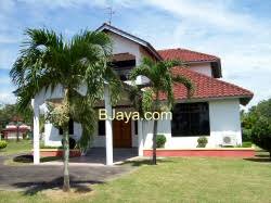 Book green villa afamosa resort in melaka, malaysia. A Famosa Bungalow With Pool