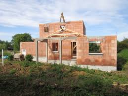 La Charpente Est Livree Constructeur Maison Constructeur De Maison Individuelle Maison En Brique