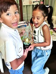 The dynamic duo Joji Dingcong and Anton San Diego Now that's a better shot  of Ben Chan and Alice Eduardo...and moi. Beauties Small Laude and Carol  Garcia... Old and new friends, great