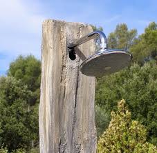 Douche Solaire En Soldes Profitez En Vite Bienvenue Sur Le Blog D Aquagyms Fr