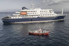 Hantavirus Ship Heads for Canary Islands, Patients Evacuated - Bloomberg