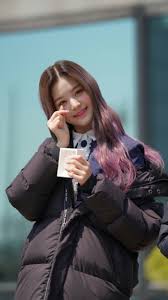 Pin Oleh Name Surname Di Iz One Selebritas