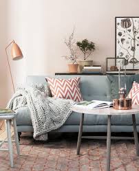 Découvrez salon gris et blanc idées et inspiration avec photos conseils suggestions de produits et plus encore sur hackrea. Une Deco De Salon En Gris Et Rose Poudre My Blog Deco