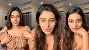 Some models started by posting photos on instagram and eventually bagged roles in music videos, films and commercials. Nidhi Agarwal Hot Instagram Live Video Nidhi Agarwal Telugu Tonic Youtube