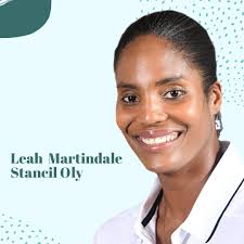 Leah Martindale's Instagram, Twitter & Facebook