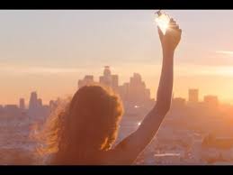 музыка из рекламы ланком с джулией робертс 2018 скачать Reklama Lancome Idole Unstoppable Zendaya Youtube