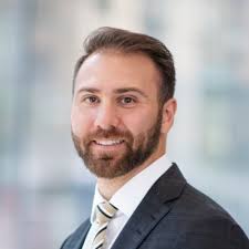 I am thrilled and honoured to receive the National Rookie of the Year award  for JLL Canada! Special thank you to the team for their continued support,  leadership, and guidance! It is