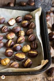 In poi, asciugatele, incidetele nella parte panciuta e disponete su una teglia. Castagne Al Forno Trucco Per Fare Delle Caldarroste Perfette Ricette Idee Alimentari Cibo