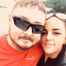 Hi there, Im looking for someone to do fitting 3 internal doors. Thanks