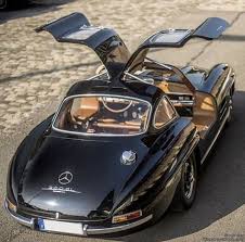 Mercedes 300sl Gullwing In 2020 Mercedes Benz Classic Sports Cars Luxury Classic Cars