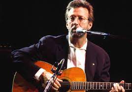 When graffiti reading clapton is god surfaced in england in 1967, eric clapton had already wowed fans with his guitar prowess as a member of the yardbirds and john mayall & the bluesbreakers. Eric Clapton 10 Fakten Uber Slowhand Die Man Kennen Muss