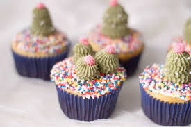 We are showing you how to make a paper cactus, perfect for your home, office desk, teacher gifts, and more. Fun And Easy Sahara Cactus Cupcakes Marocmama