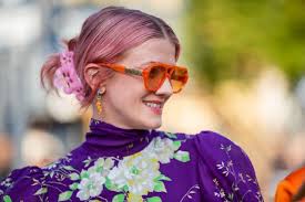 10 Claw Clip Hairstyles for an Easy, It-Girl Updo