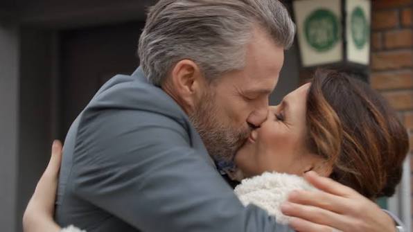 Die Hochzeit könnte für Henning und Daniela nicht schöner sein 🥰 Welche  Überraschung könnte Henning jetzt noch haben? 👀, #AWZ | Alles was zählt |  Facebook