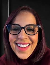 Robin Andrews's Instagram, Twitter & Facebook