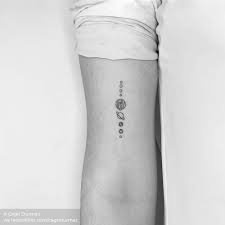 Pluto Neptune Uranus Saturn Jupiter Mars Earth Venus Mercury In Order Earthy Tattoos Venus Tattoo Planet Tattoos
