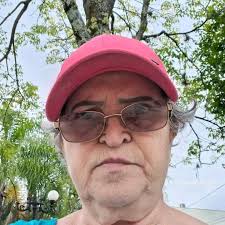 De acordo com o boletim divulgado nesta segunda-feira (14), Bolsonaro está  acordado, orientado e sem sinais de dor ou sangramentos. Ele permanece  internado na Unidade de Terapia Intensiva (UTI), em acompanhamento  pós-operatório,