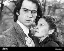 EYES OF LAURA MARS, from left: Tommy Lee Jones, Faye Dunaway, 1978.  ©Columbia Pictures/courtesy Everett Collection Stock Photo
