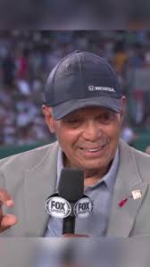 Reggie Jackson Speaking Spanish