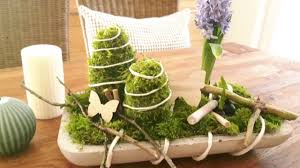 Unser kundenservice steht ihnen bei fragen zur seite. Diy Fruhlinsdeko Osterdeko Mit Moos Fruhlingsblumen In Holzschale Ostereier Selber Machen Youtube