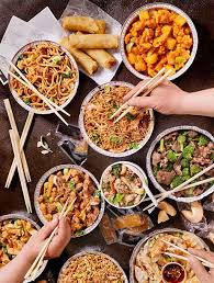 A Huge Meal Of All Your Favorite Chinese Foods Photographed On Food Network Recettes Chinoises Authentiques Alimentation