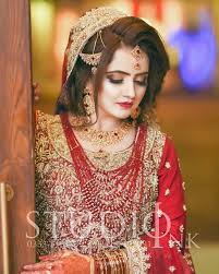 Pin By Mehr On Make Up In 2020 Bridal Dresses Pakistan Pakistani Bridal Wear Pakistani Bridal Makeup