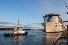 Passengers will love the fun, entertainment and italian food aboard the ship. Meyer Turku Lng Neubau Costa Smeralda Startet Probefahrt