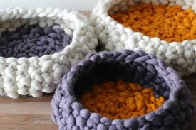 Who doesn't love cuddling under a big squishy throw blanket on a cold winter night? Chunky Knit Cat Bed