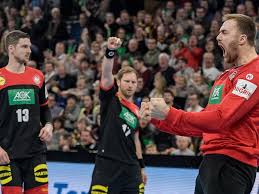 Han er nu spilleberettiget til torsdagens kamp mod qatar. Kantersieg Mit Ansage Dhb Team Schlagt Uruguay Deutlich Sport Nordbayern De