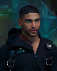 Watching Under Paris for the plot. The plot: