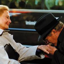 E sa stai cu persoana iubita 24/24 si sa nu te plictisesti nici macar o secunda.cat de frumos si de minunat este sa fi sprijinit este ceva abstract de care se leaga fiecare din noi sau ea exista cu adevarat? Stanno Tutti Bene Cu Totii Sunt Bine 1990 Film Cinemagia Ro