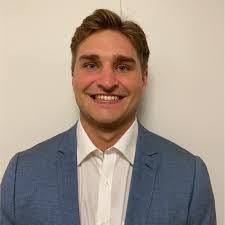 Taryn Mills's Instagram, Twitter & Facebook