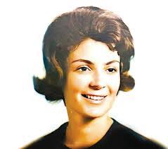 Lorna Tate's Instagram, Twitter & Facebook