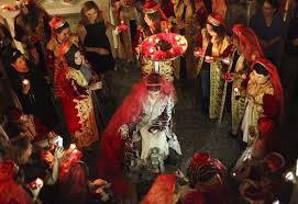 Turkish Henna Night Tradition Night Before The Wedding Ceremony Turkische Hochzeit Brautpaar Fotos Hochzeitsflaschen