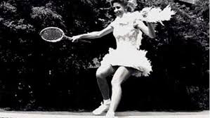 È stata semifinalista nel singolare (1967) e, in coppia con silvana lazzarino, cinque volte finalista nel doppio agli internazionali d'italia. Storia Del Tennis Milanese Piume Pizzi E 27 Titoli Italiani Le Vittorie Fashion Di Lea Pericoli Rep