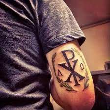Tatuajes De Cruces Rosarios Y Frases De Fe Tatuajes Cristianos Tatuajes De Biblia Tatuajes Religiosos