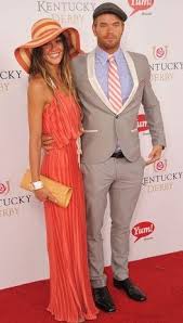 How To Look Chic At The Kentucky Derby Women S Fashion Edition Kentucky Derby Attire Kentucky Derby Dress Derby Attire