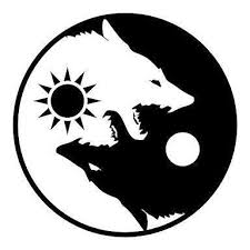 Iki Simge Yasli Kizildereli Reisi Kulubesinin Onunde Torunuyla Oturmus Az Otede Birbiriyle Bogusup Duran Iki Kurt Kopegin Yin Yang Art Yin Yang Wolf Yin Yang