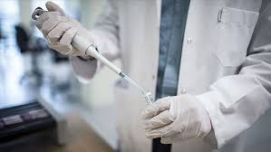 Sinovac'a göre biontech aşısını olmakta tereddüt edenler biontech aşısının yan etkilerini sorguluyor. Biontech Asisi Yan Etkileri Var Mi Kac Gun Surer Biontech Asisi Guvenli Mi Asidan Sonra Agri Olur Mu Ve Banyo Yapilabilir Mi Asidan Sonra Dus Alinir Mi Ve Alkol Tuketilir Mi