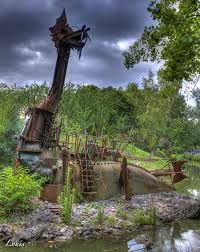 le dragon de fer du sculpteur tom petrusson lieux insolites toulouse lieux