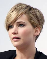 This is a complete fun and funky style for the weekend parties. Elegant Short Hairstyles For Women