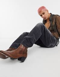 Our men's boots include our essential suede chelsea boots, casual sneaker boots and modern leather boots. Asos Men S Boots Shop The World S Largest Collection Of Fashion Shopstyle